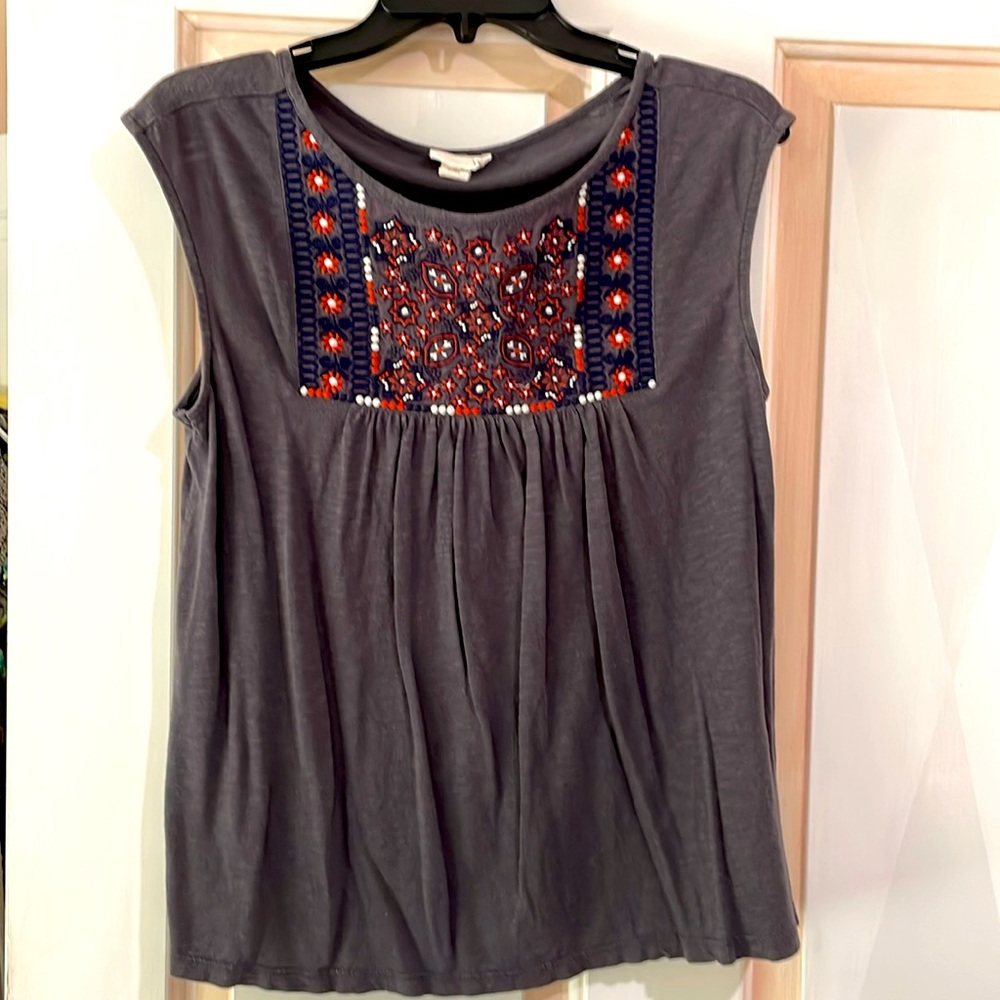 Caslon size small sleeveless top 60% cotton 40% modal with embroidery